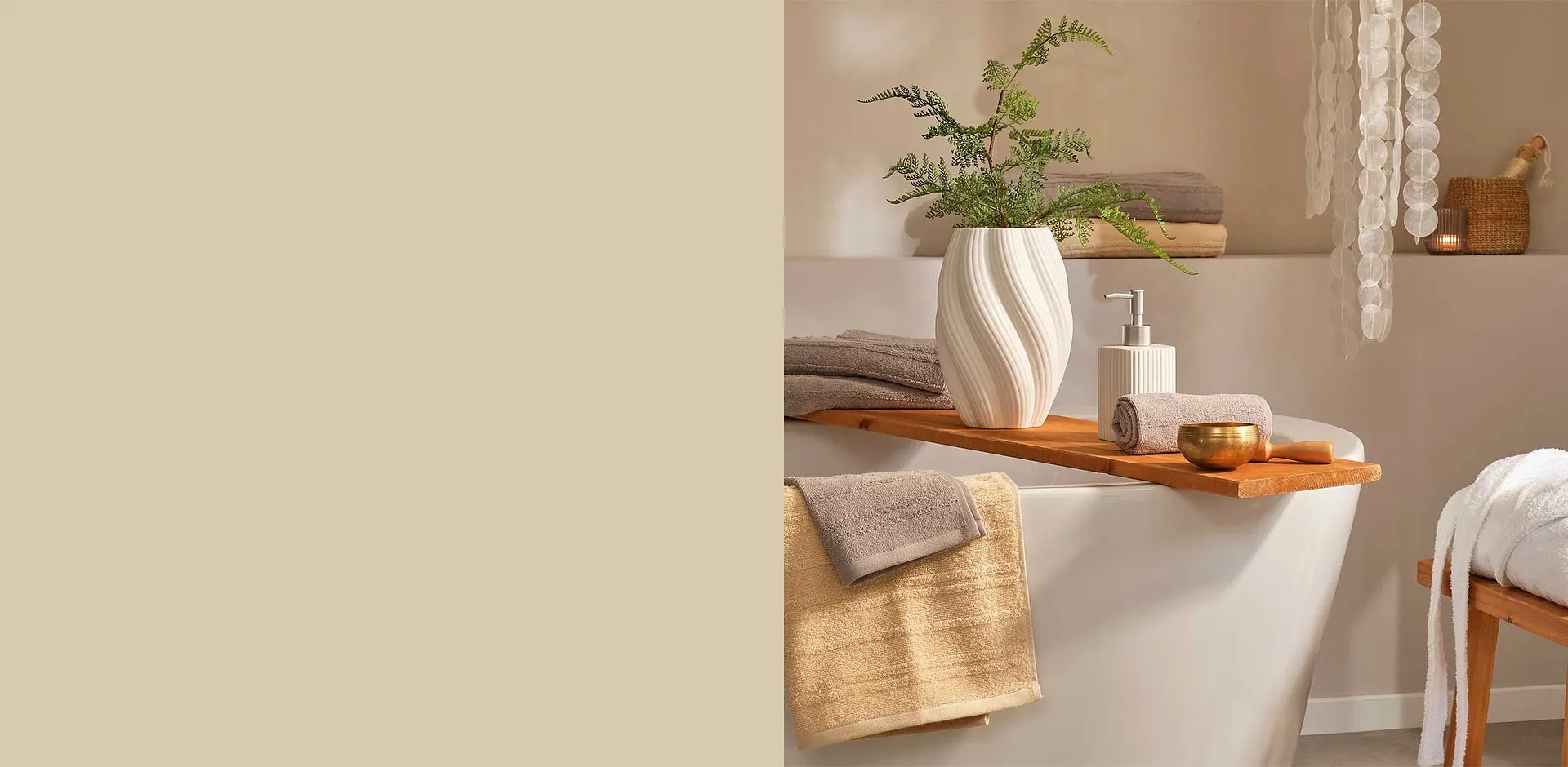 Ambiance zen dans la salle de bain.