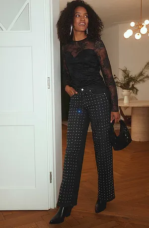 Tendance - T-shirt manches longues en dentelle d&eacute;licate - noir