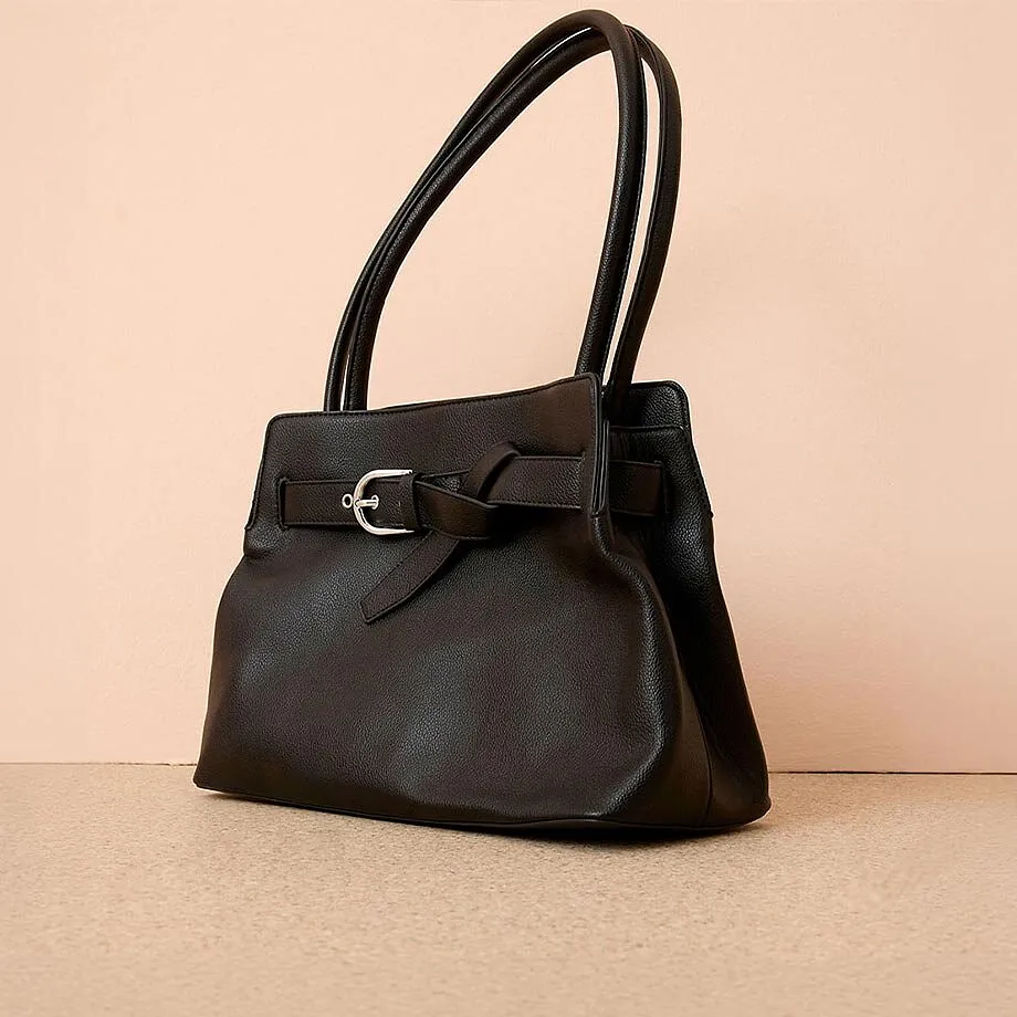 Sac &agrave; main noir avec boucle et longues anses.