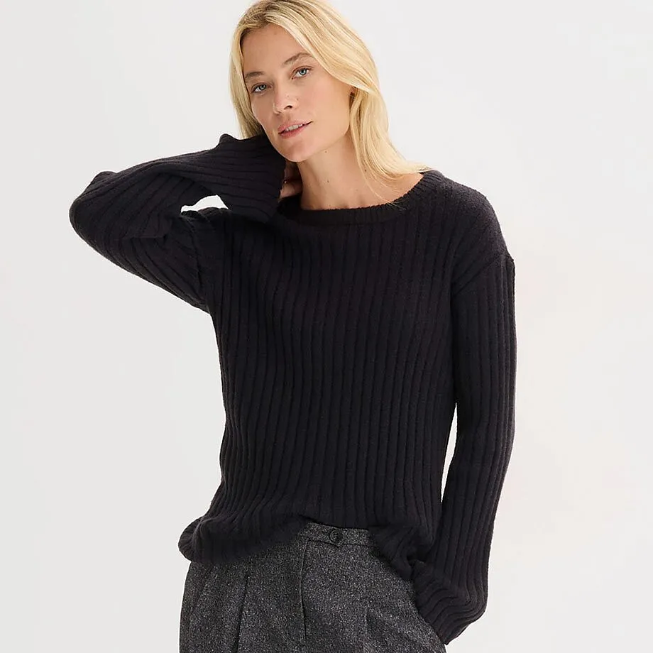 Pull en maille noir basique &agrave; col rond. 