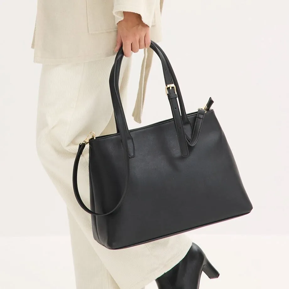 Sac &agrave; main noir.