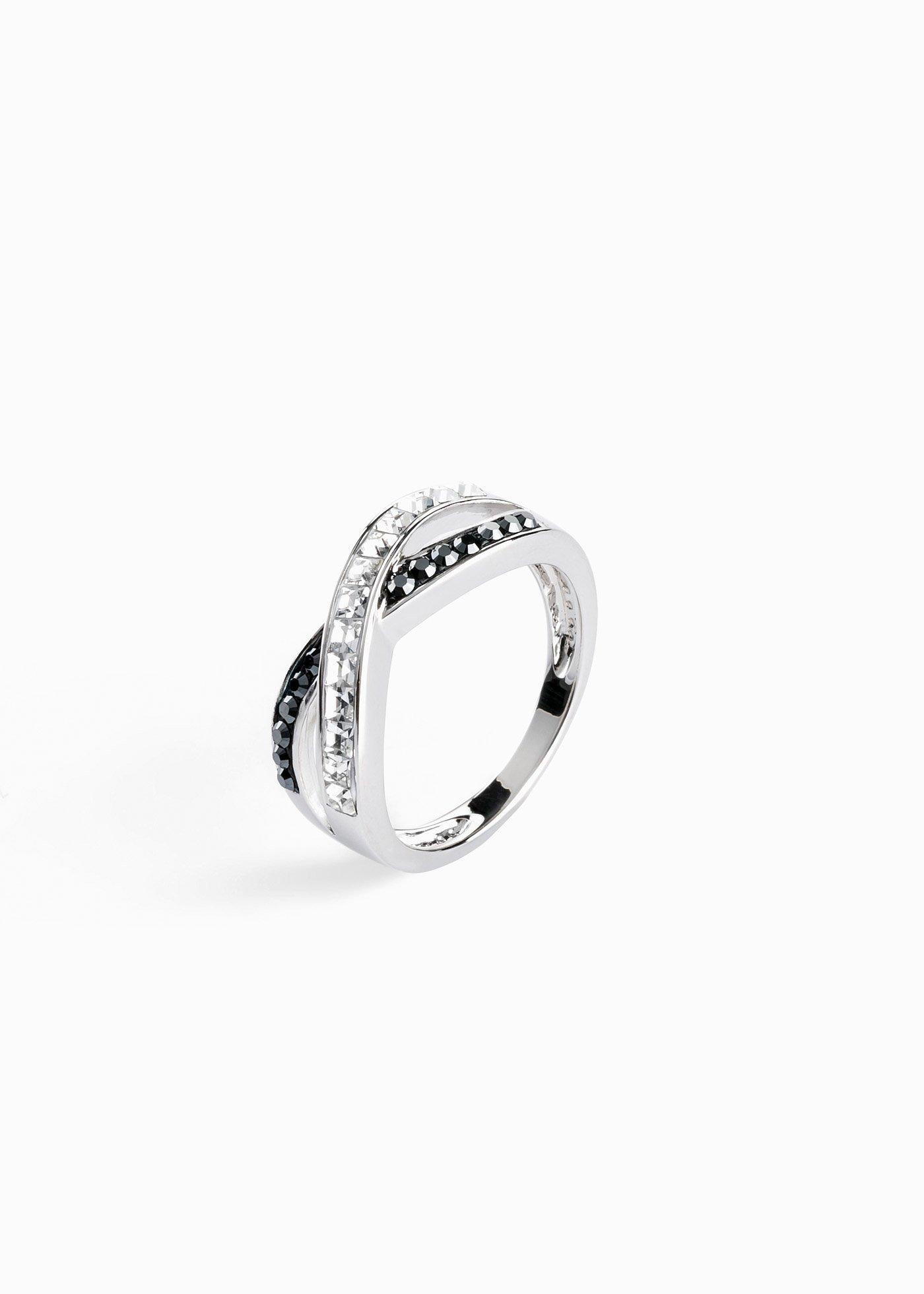 Bague sertie de cristaux