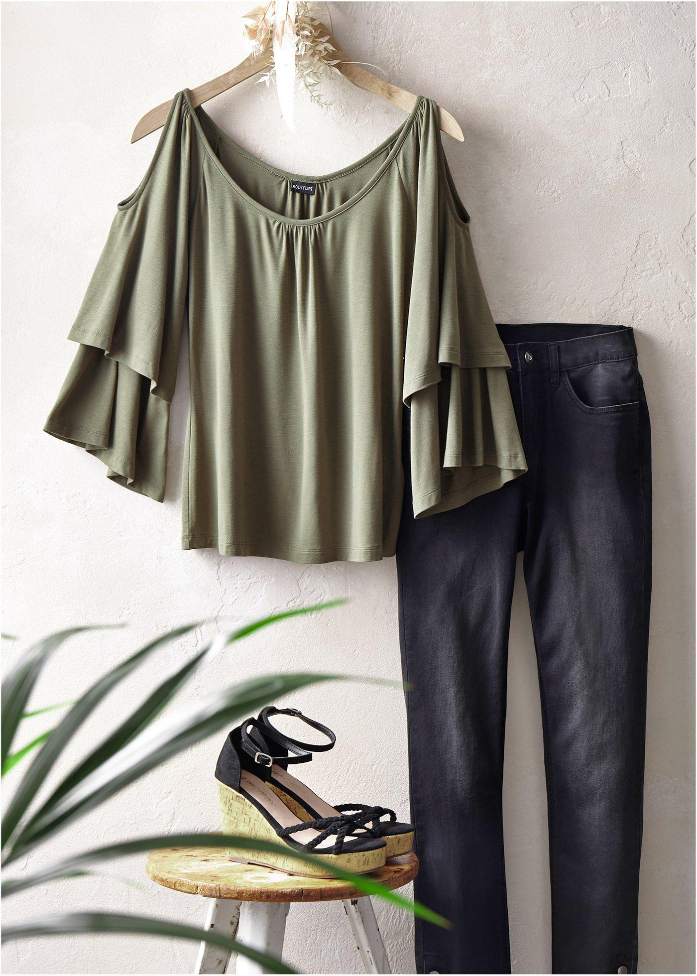 T-shirt épaules dénudées avec manches à volants