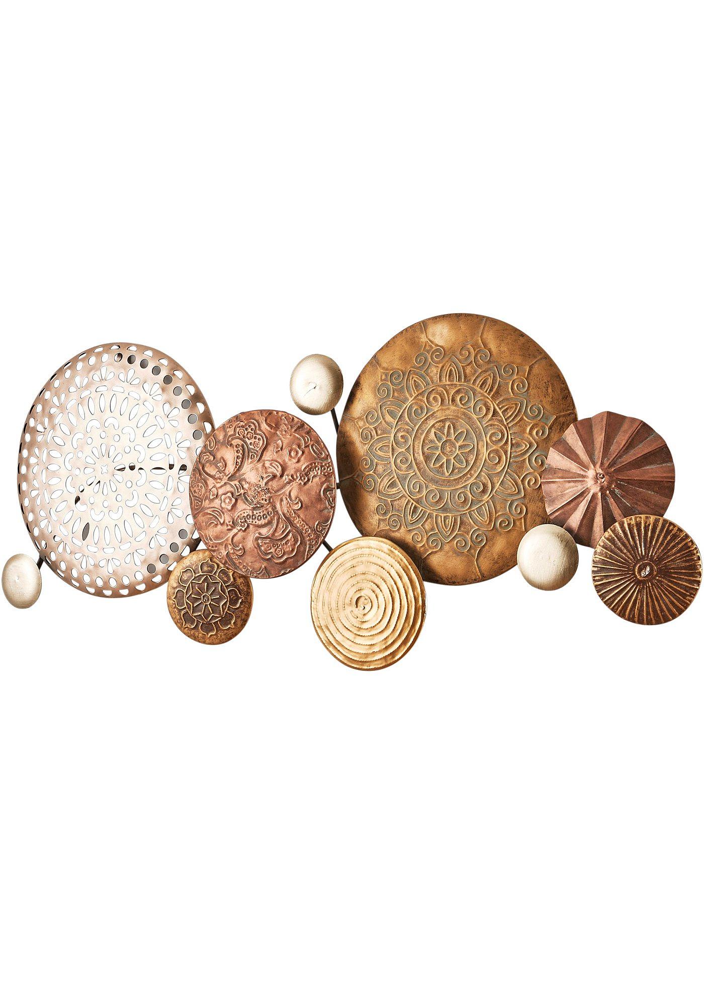 Décoration murale avec ornements