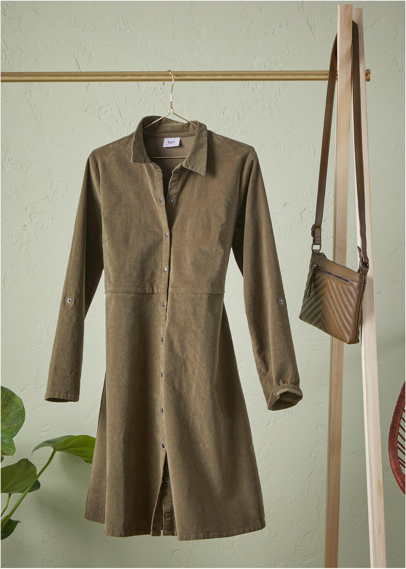 Robe en velours côtelé extensible