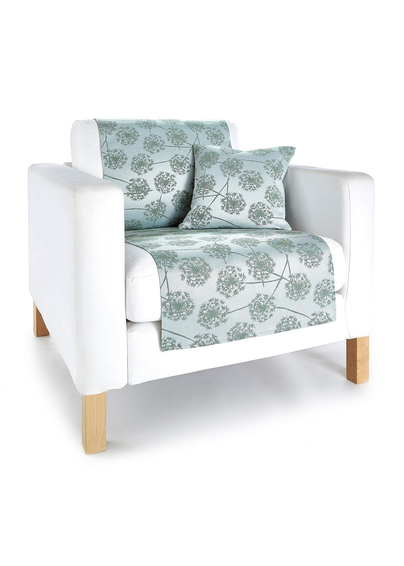 Chemin de canapé avec pissenlits