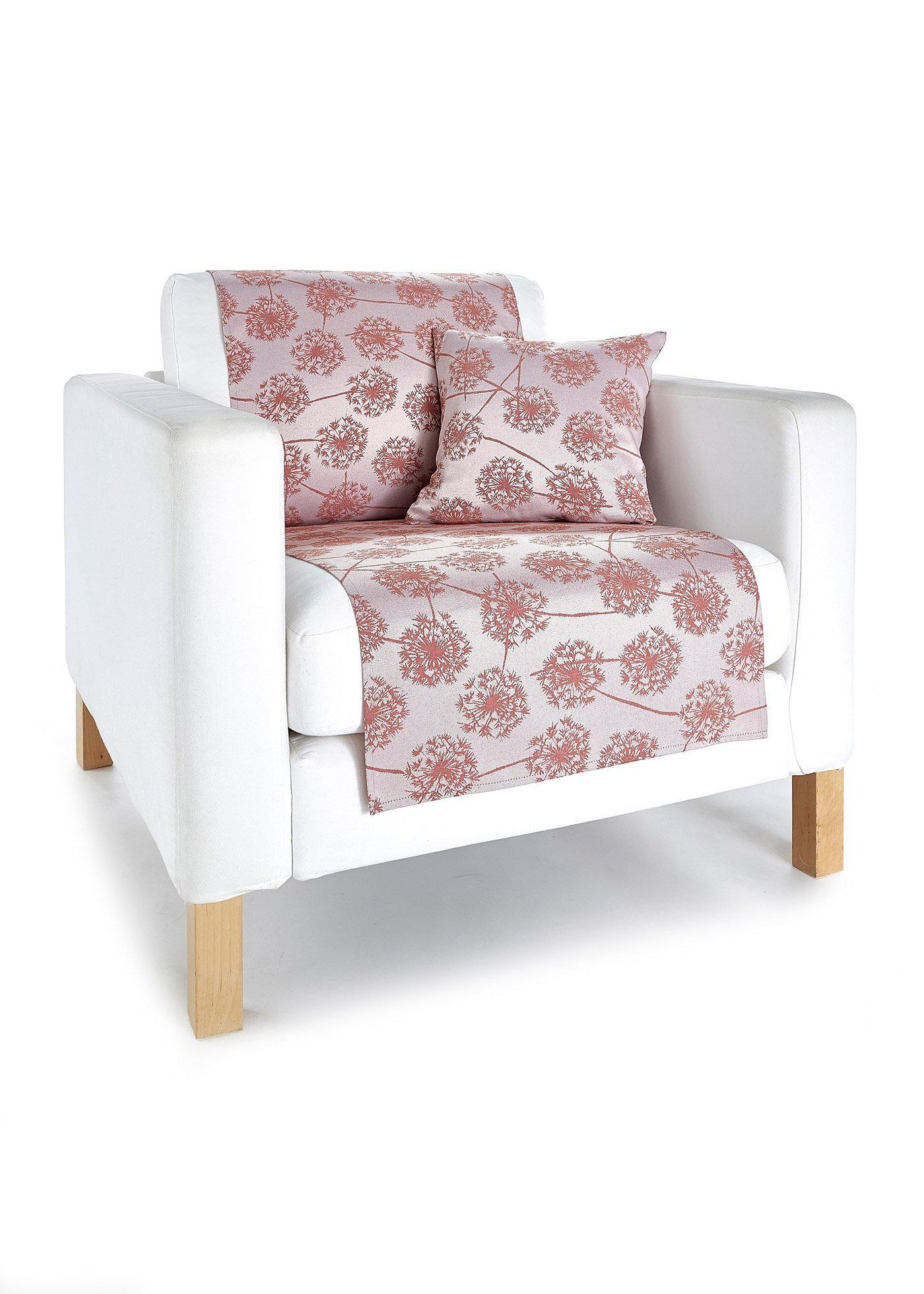 Chemin de canapé avec pissenlits