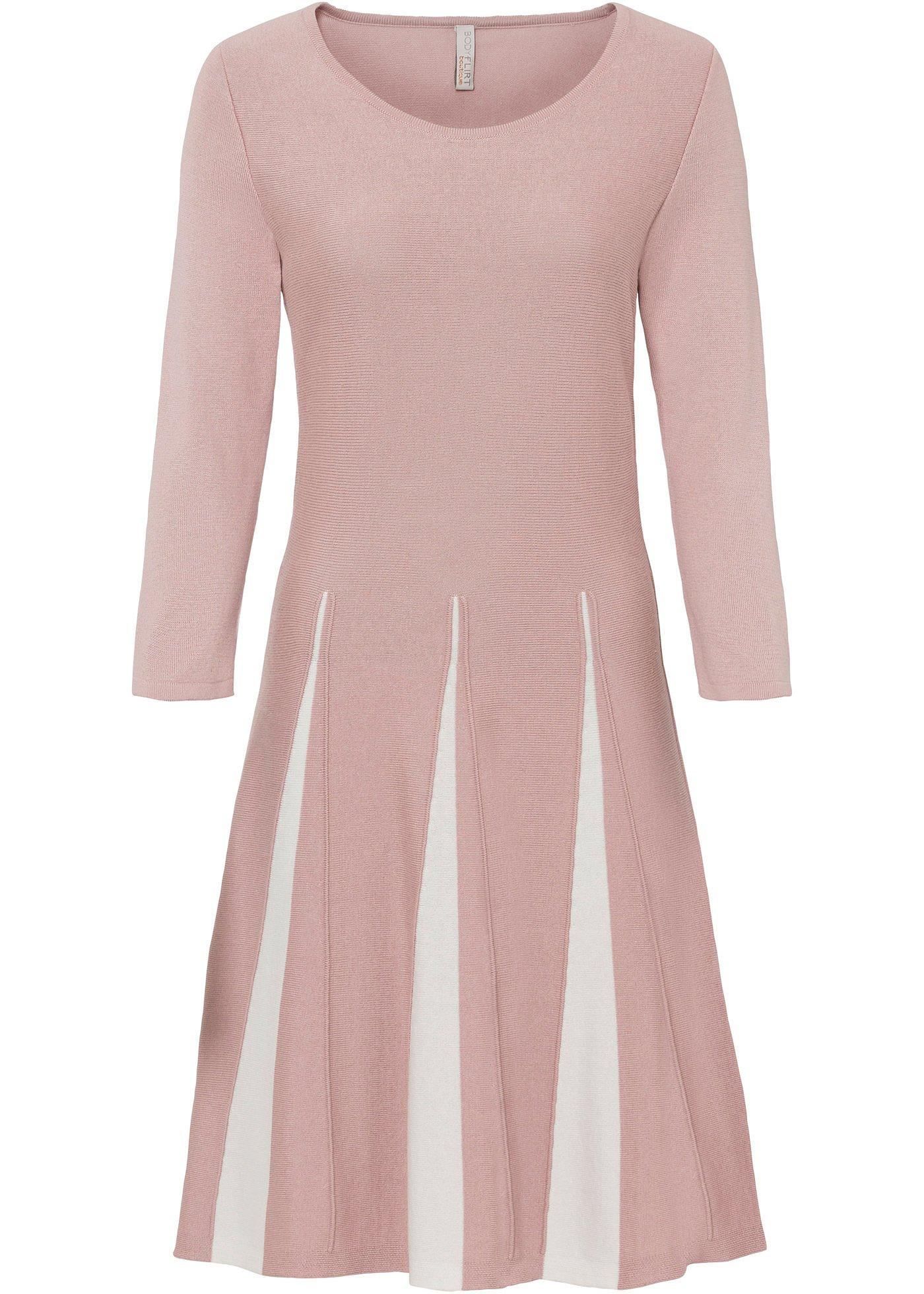 Robe en maille plissée