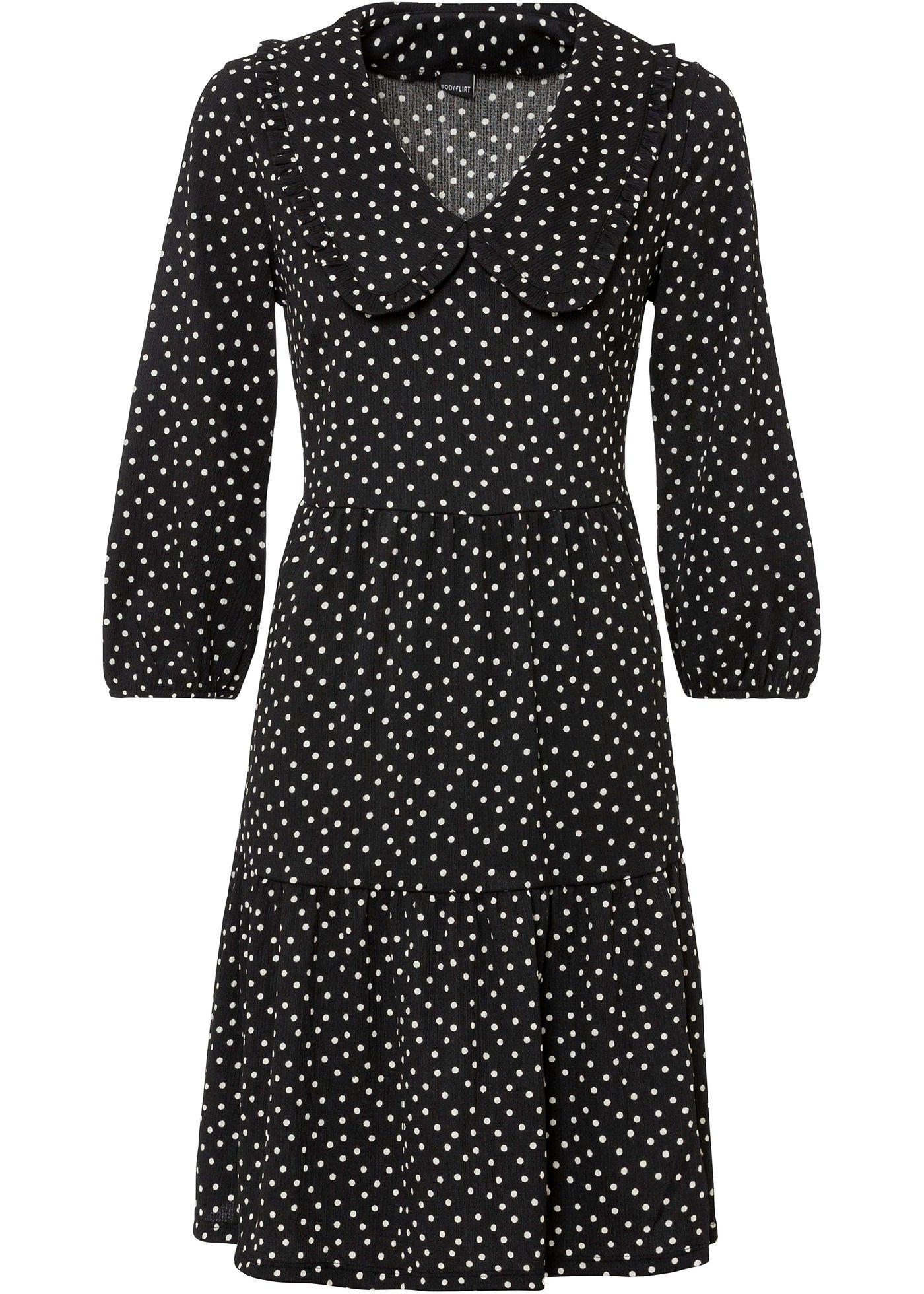 Robe imprimée avec grand col