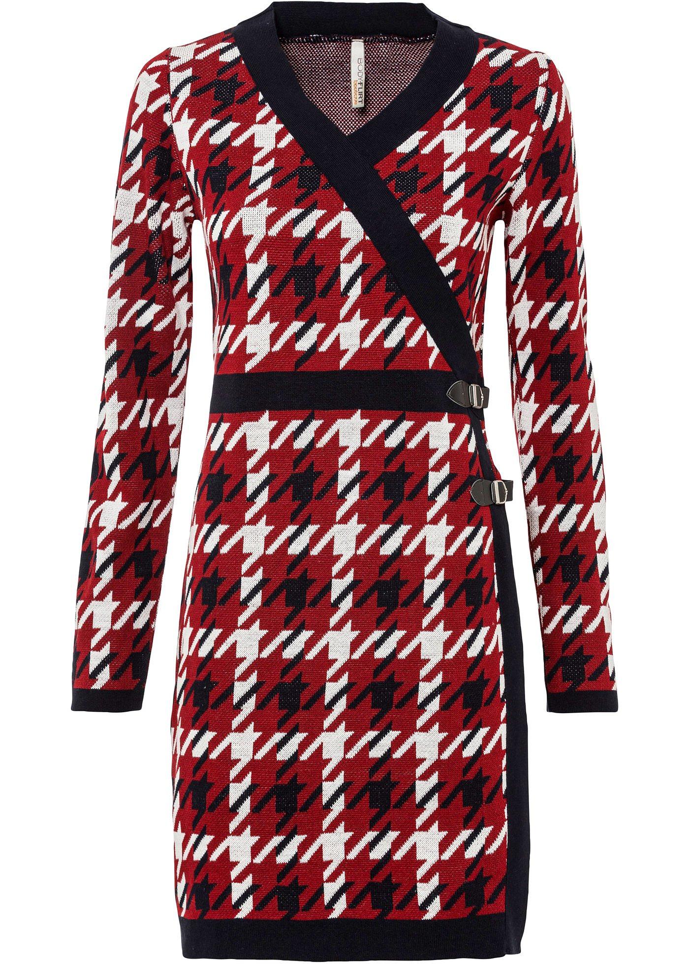 Robe en maille avec boucles