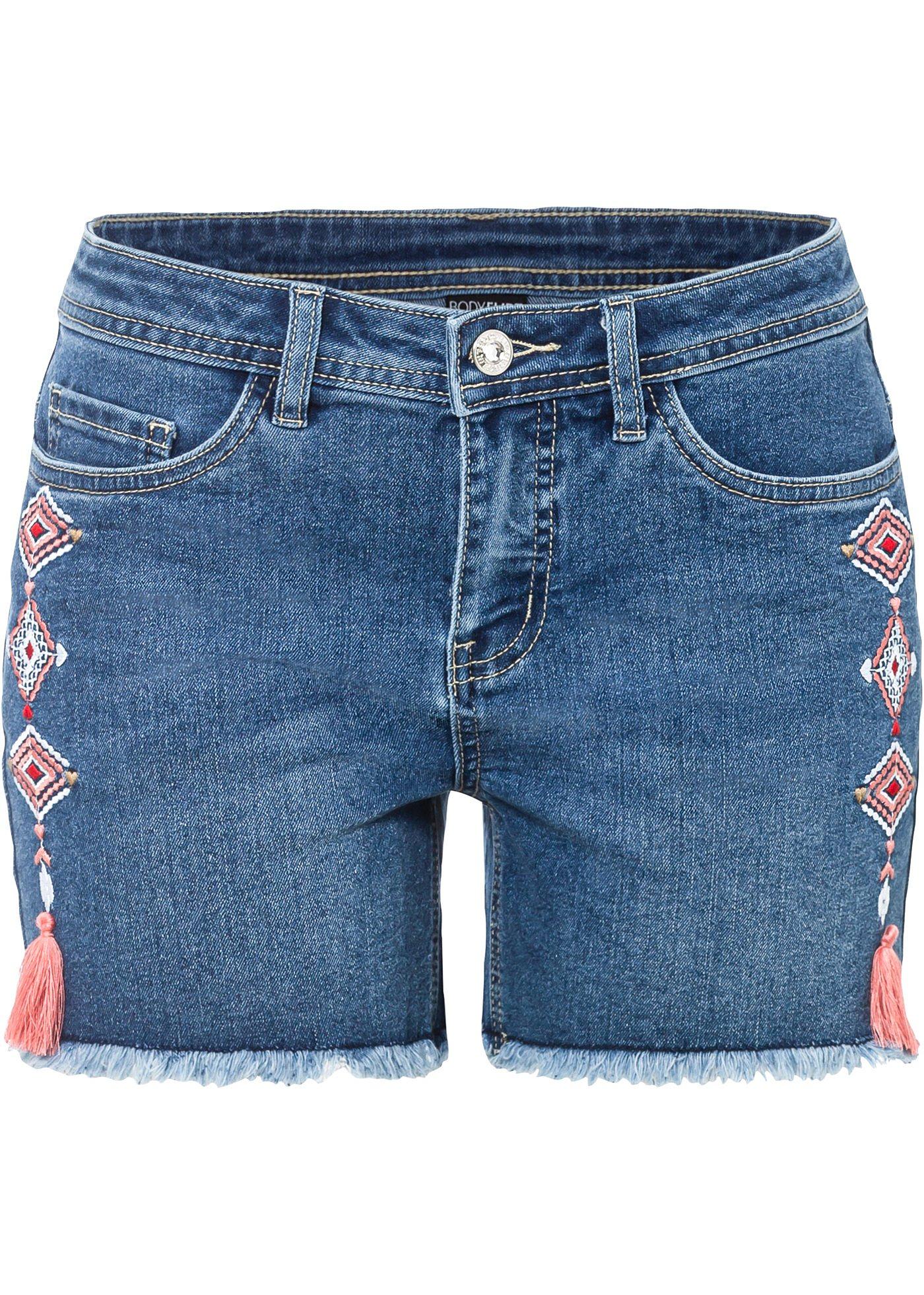 Short en jean à broderie