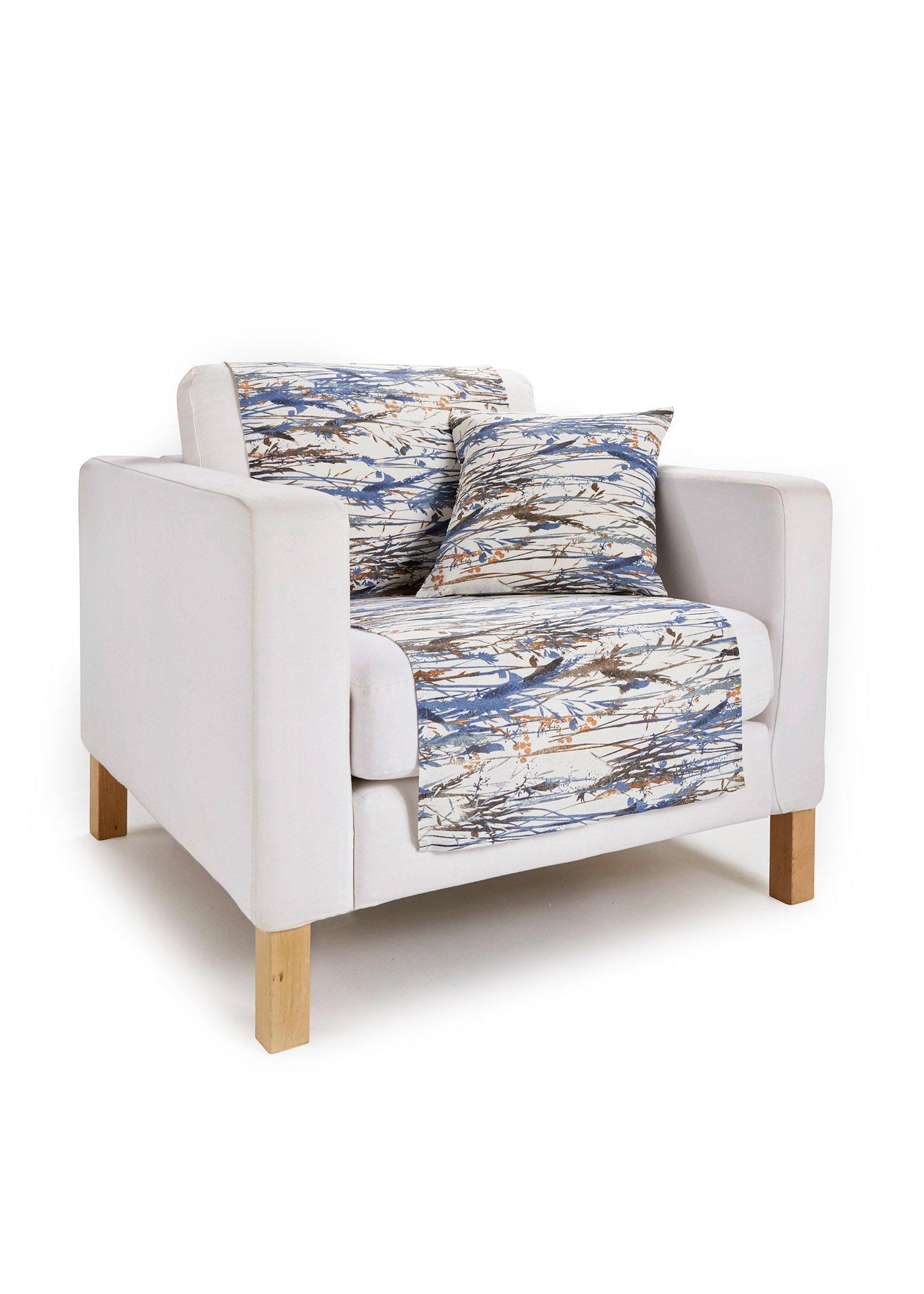 Chemin de canapé avec herbacées