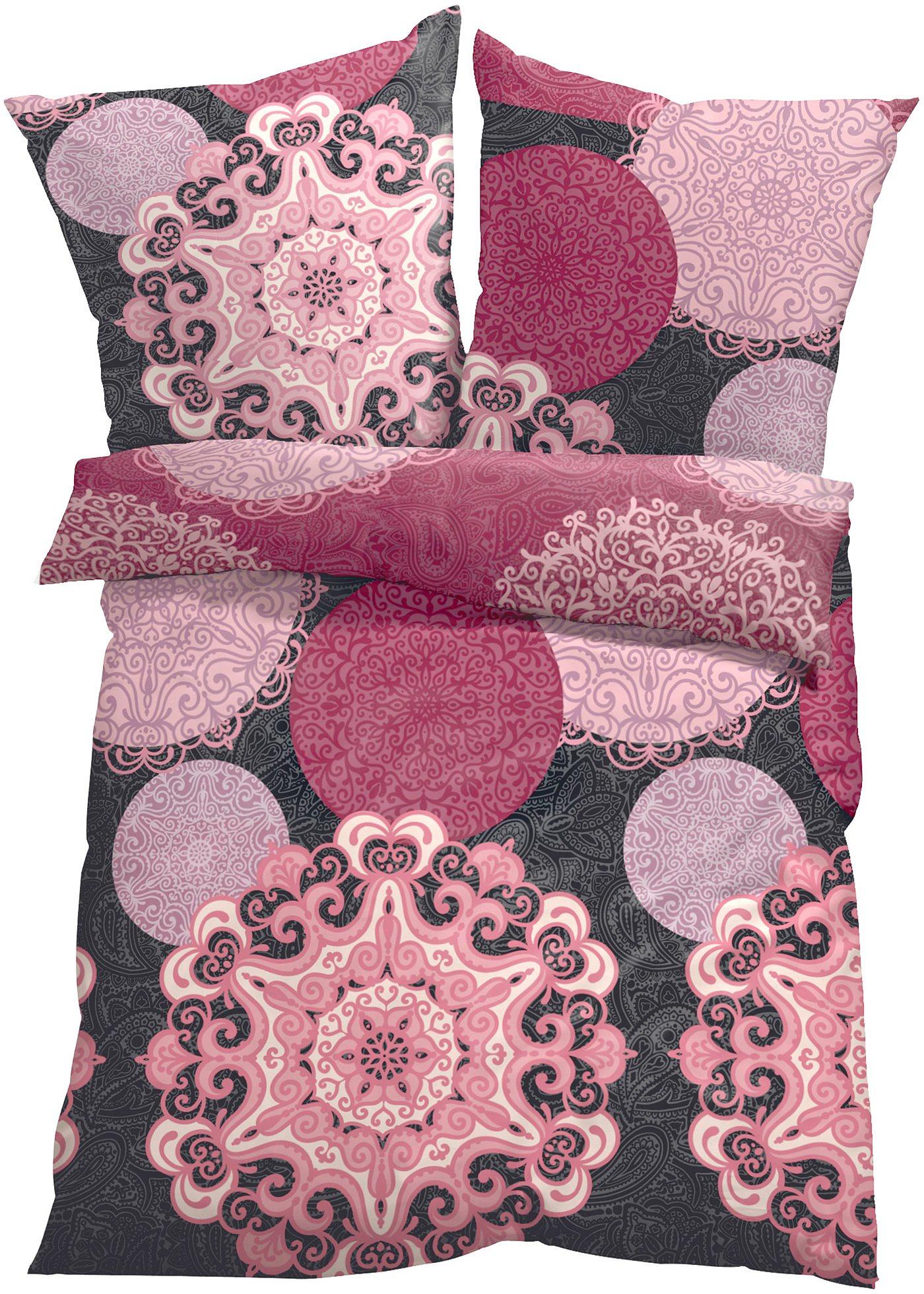 Parure de lit avec ornements