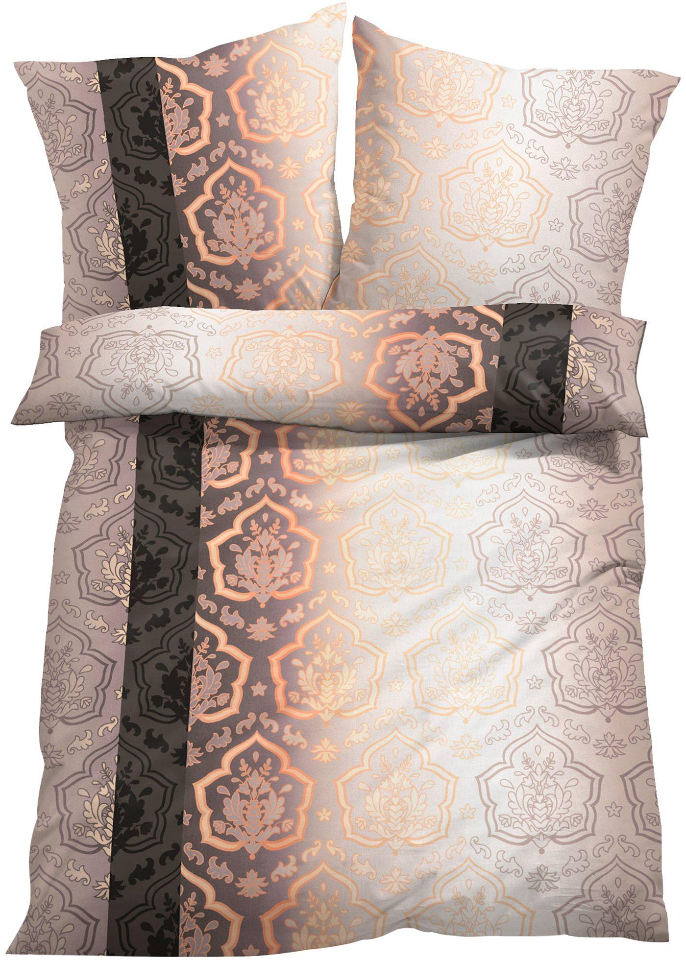 Parure de lit avec ornements