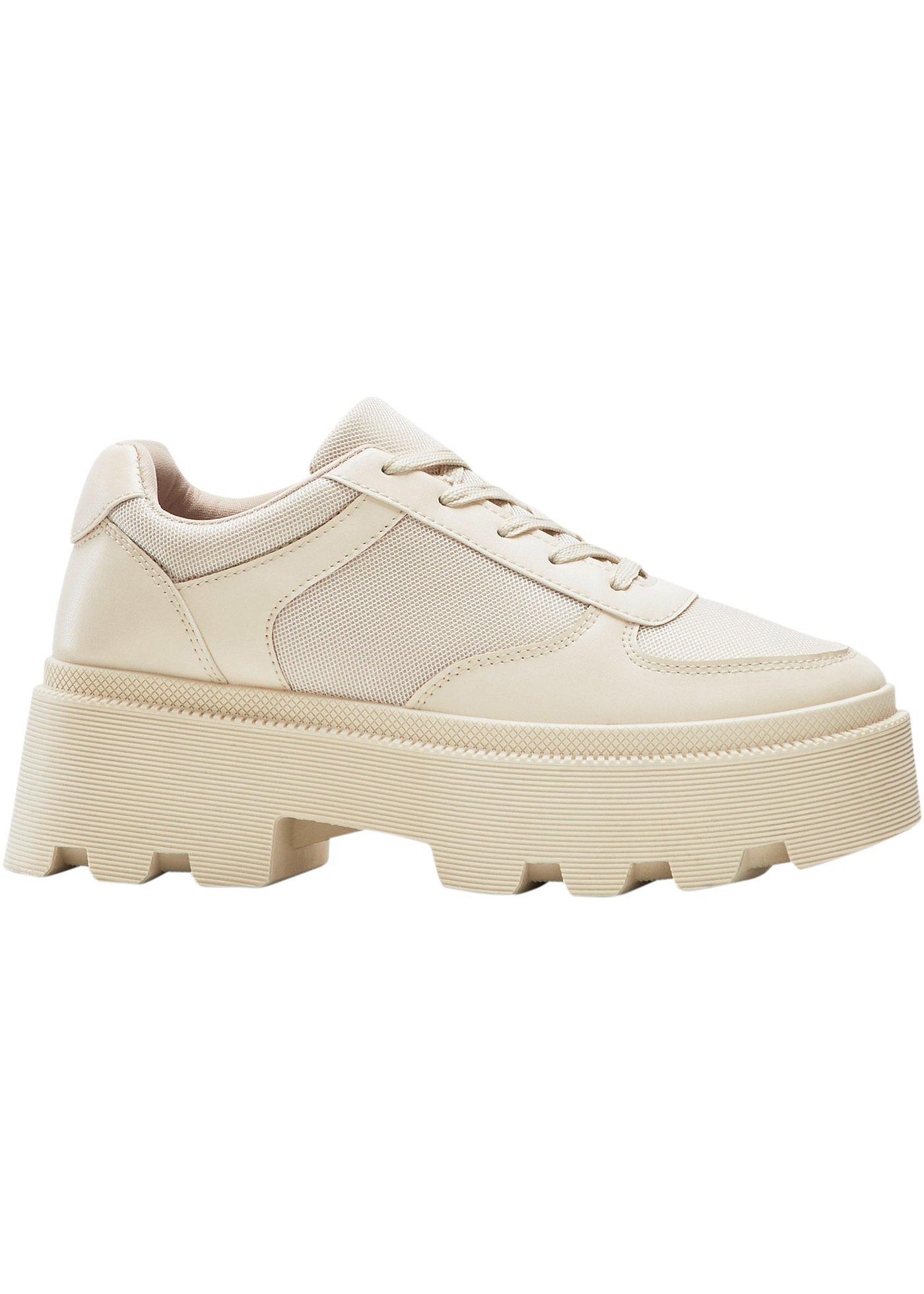 Chaussures à lacets