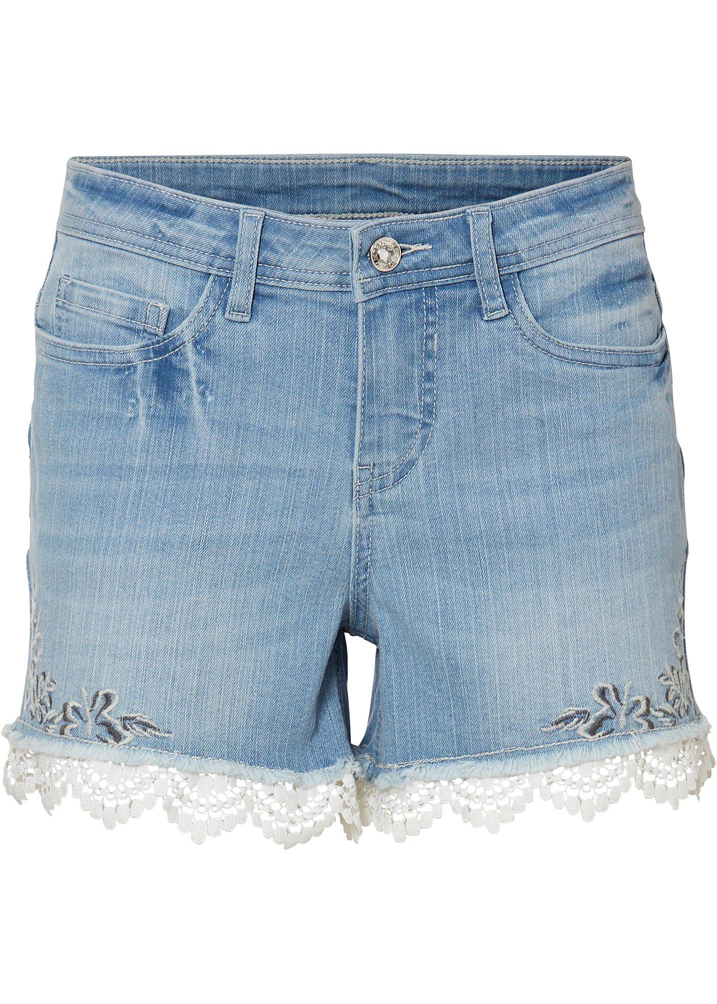 Short en jean avec broderie et dentelle