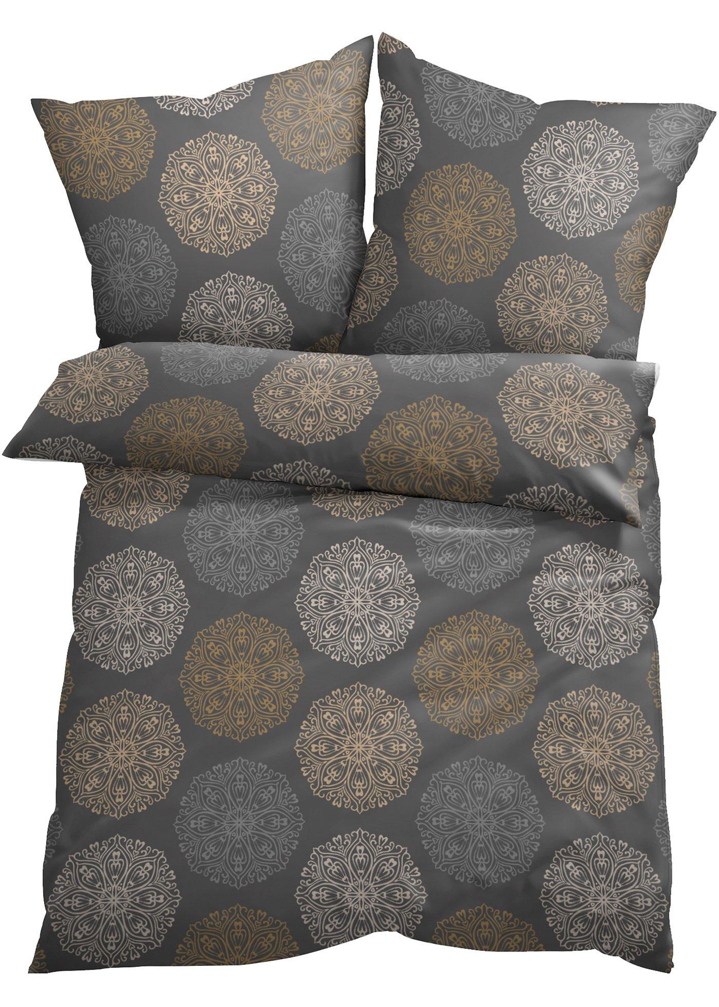 Parure de lit avec ornements