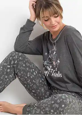 Pyjama femme ronde sale