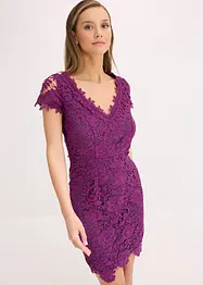 Robe en dentelle avec application en crochet sur l’encolure, bonprix