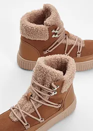 Boots lacées et doublées, bonprix