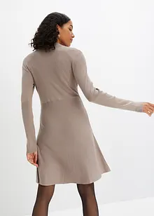 Robe en maille avec col roulé, bonprix