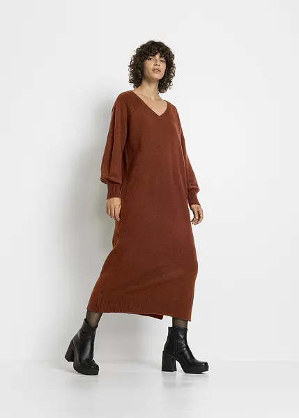 Robe en maille oversize decontractee de coupe longue avec manches legerement ballon marron acajou chine