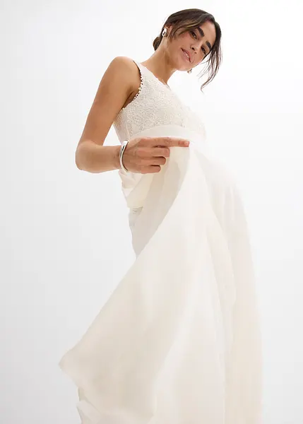 Longue robe de mariée pour la grossesse