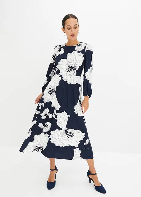 Robe longue légère avec un joli motif - bleu foncé/blanc à fleurs