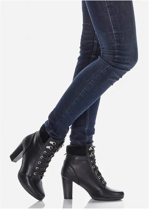 Bottines à lacets et talon haut, bonprix
