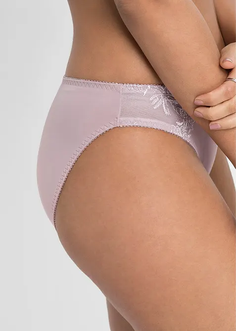 Slips avec de jolies broderies, bonprix