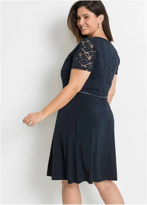 Robe courte avec ceinture et dentelle, bonprix
