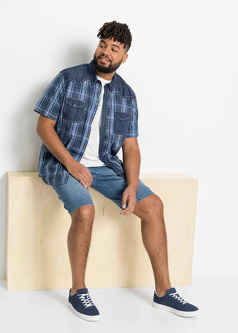 Chemise manches courtes avec empiècement en jean, bonprix