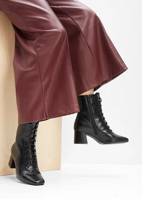 Bottines à lacets et talon bloc, bonprix