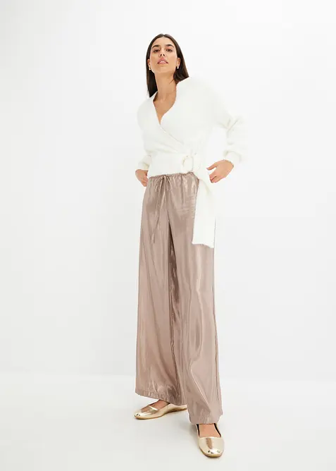 Pull cache-cœur avec accessoire, bonprix