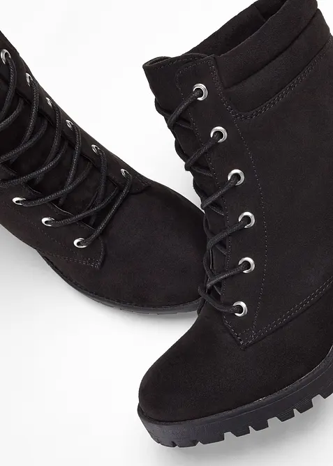 Bottines &agrave; lacets et talon carr&eacute;, bonprix