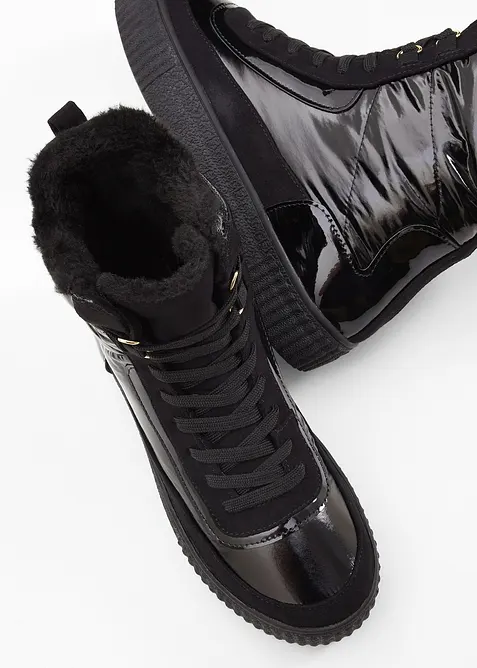 Boots fourrées à lacets, bonprix