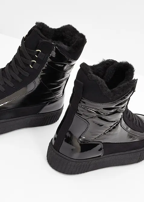 Boots fourrées à lacets, bonprix