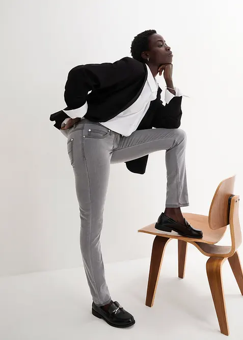 Jean slim taille mi-haute, tr&egrave;s extensible, bonprix