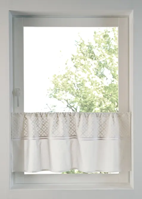 Brise-bise brod&eacute; en coton, bonprix