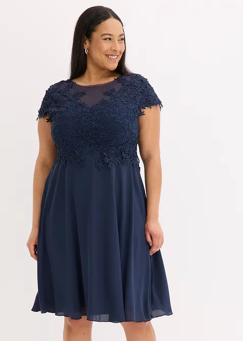 Robe midi en tulle délicat avec dentelle, bonprix