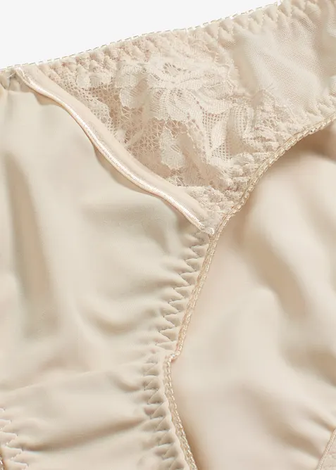 Slip avec une jolie dentelle, bonprix