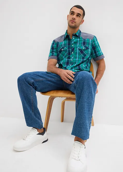 Chemise manches courtes avec empiècements denim, bonprix