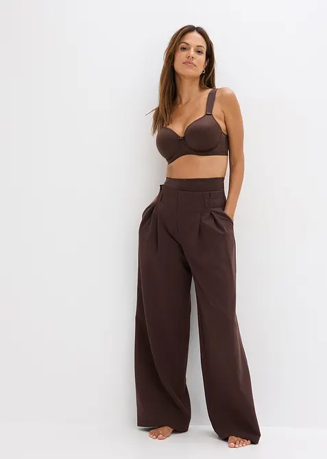 Soutien-gorge &agrave; coques, bretelles rembourr&eacute;es et effet brillant, bonprix