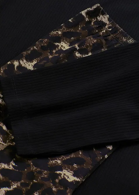 Pyjama avec haut côtelé et pantalon ample, bonprix