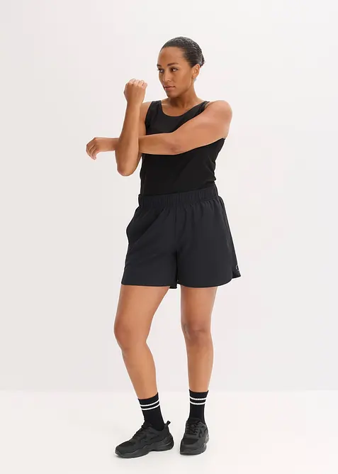 Short léger et technique à poches latérales, séchage rapide, bonprix