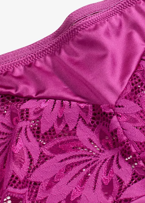 Shorty-string en mati&egrave;re brillante, bonprix