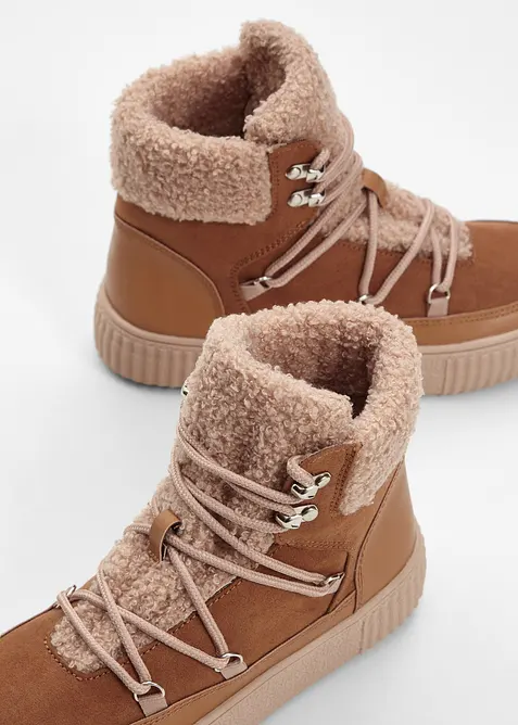 Boots lacées et doublées, bonprix