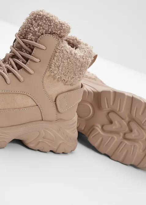 Boots lacées et doublées, bonprix