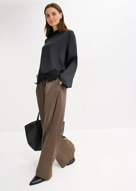 Blouse fluide en satin, bonprix