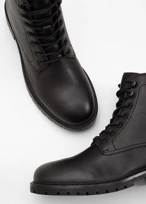 Boots lacées à semelle crantée, bonprix